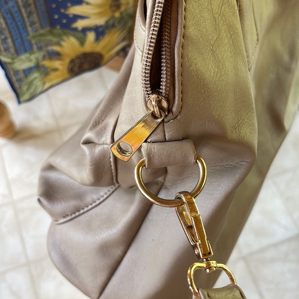 Handbag - Picture 6 of 8